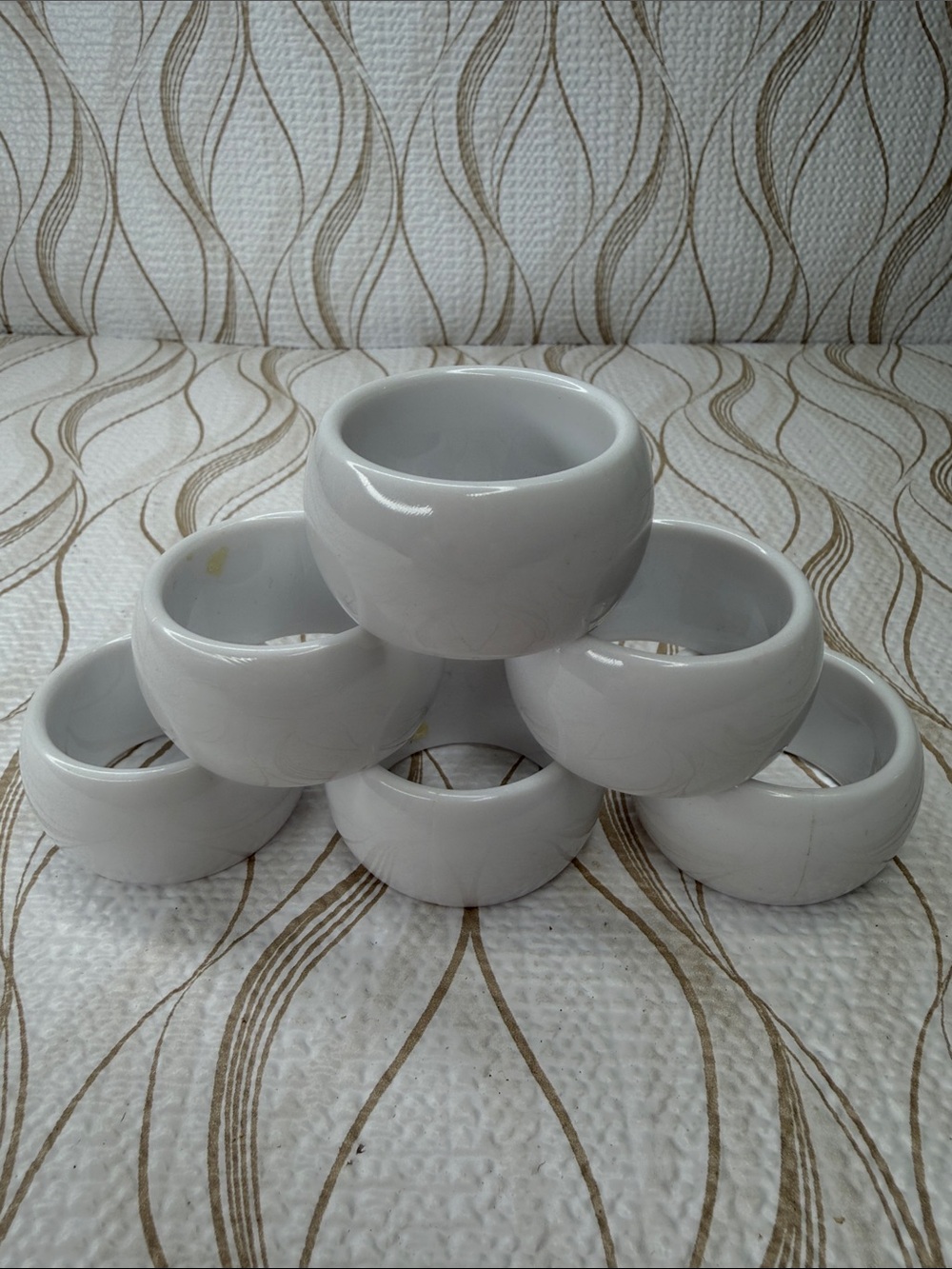 White Hard Plastic Napkin Ring Set - 6 Pieces